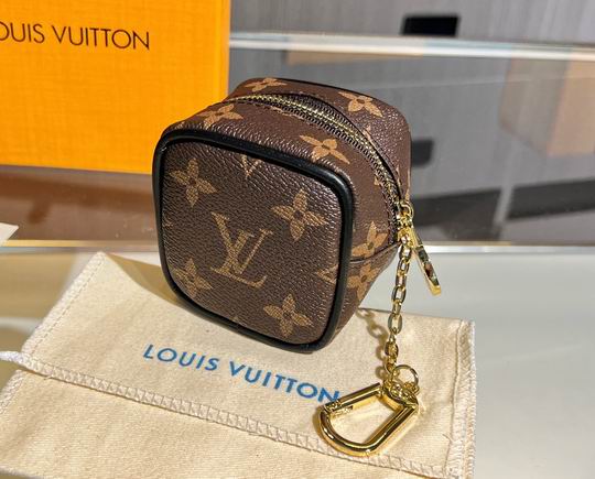LV keyring 03lyh93